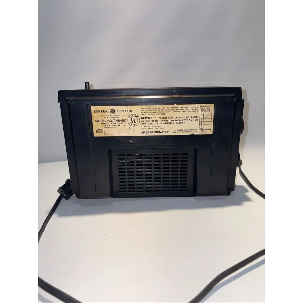 Vintage GE alarm clock radio
